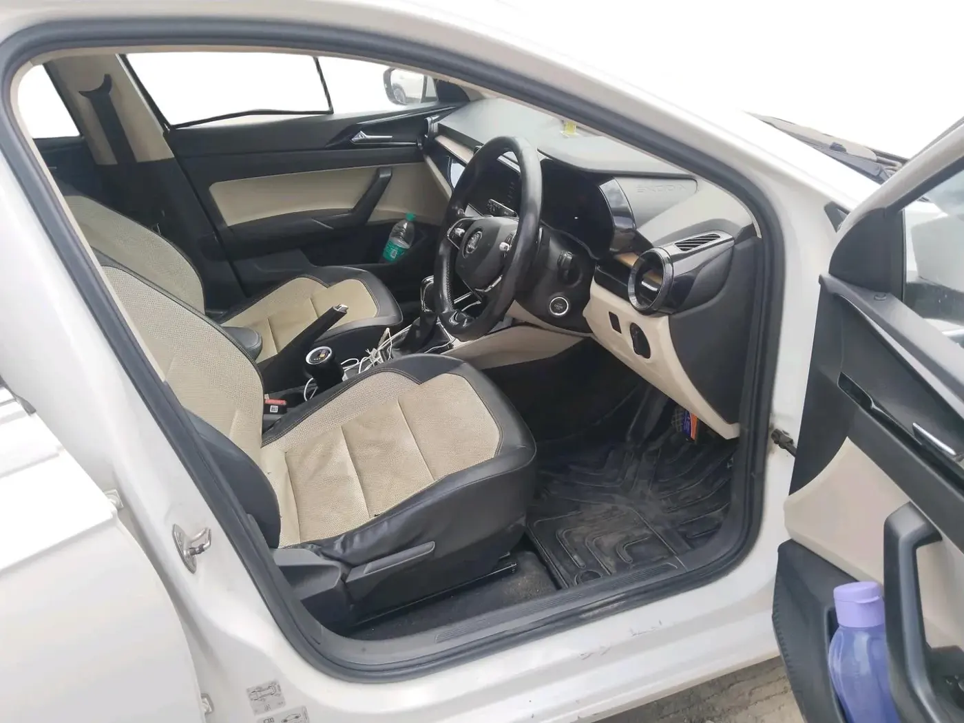 2022 Skoda SLAVIA STYLE 1.5L TSI DSG, Petrol, Automatic, 1,16,771 km, interior