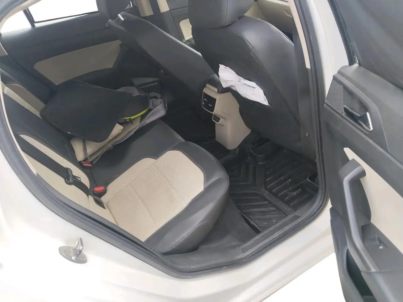 2022 Skoda SLAVIA STYLE 1.5L TSI DSG, Petrol, Automatic, 1,16,771 km, interior