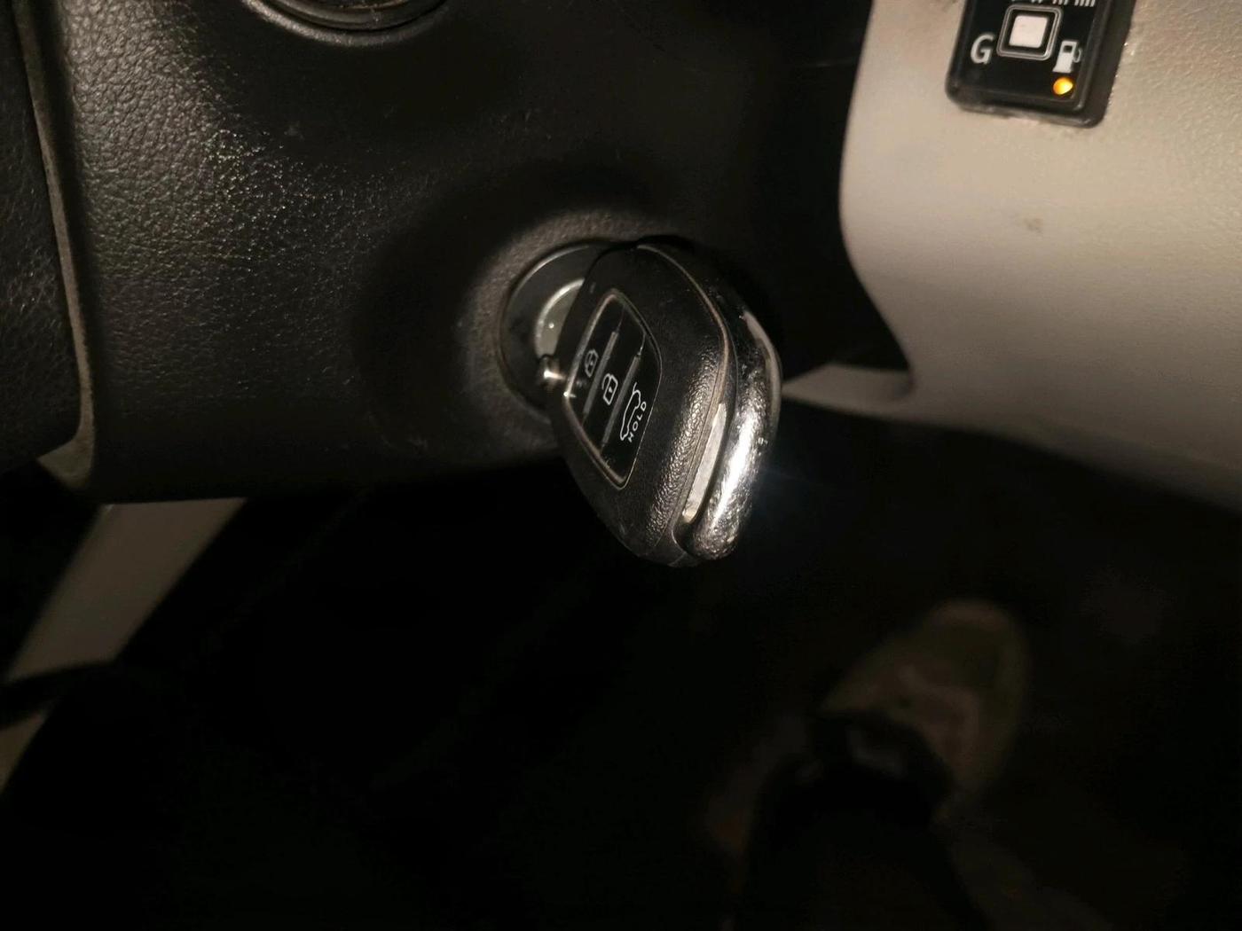 2025 Hyundai VENUE E 1.2, CNG, Manual, 24,919 km, interior