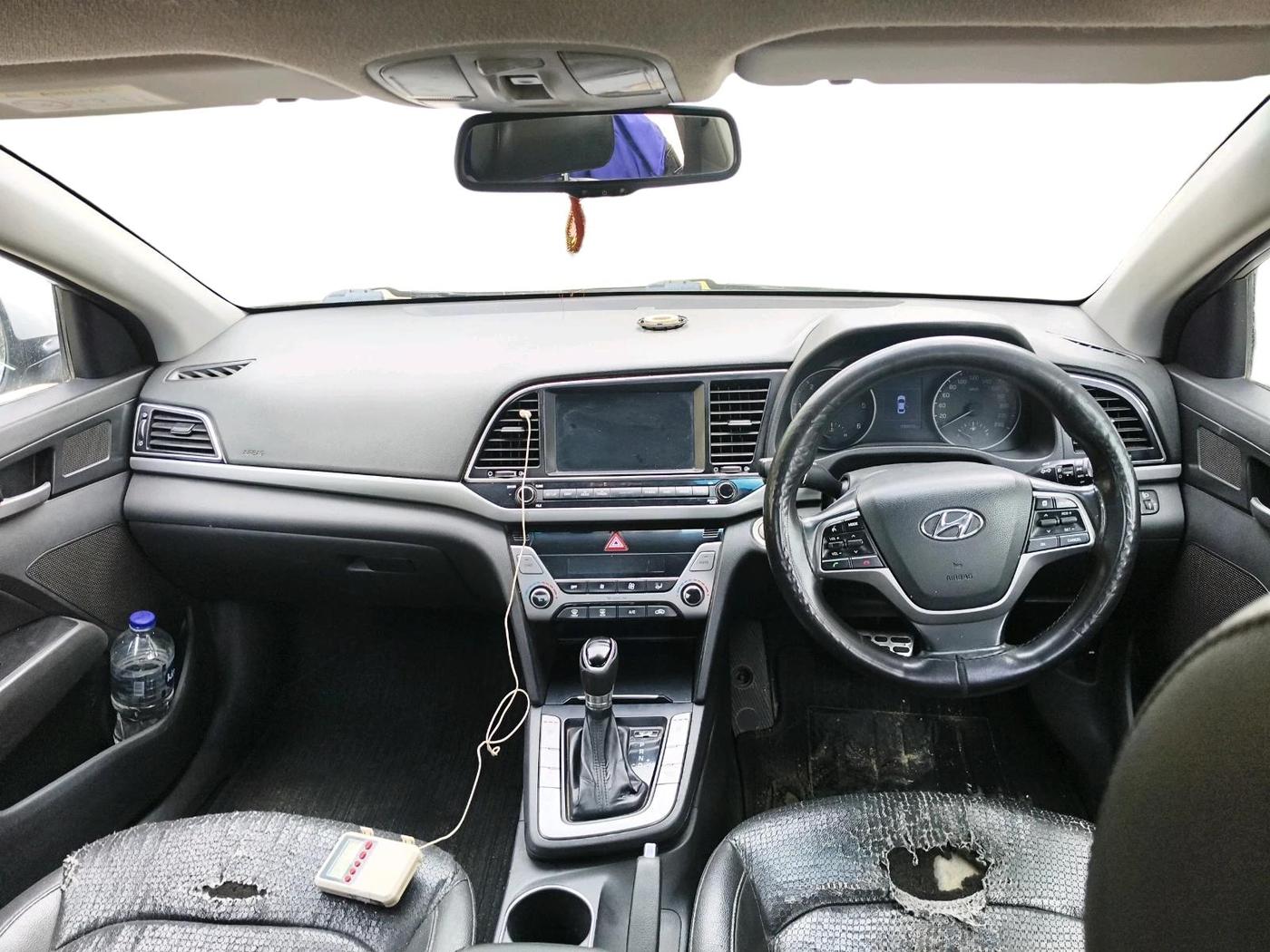 2016 Hyundai New Elantra 1.6 SX (O) AT DIESEL, Diesel, Automatic, 1,30,080 km, interior