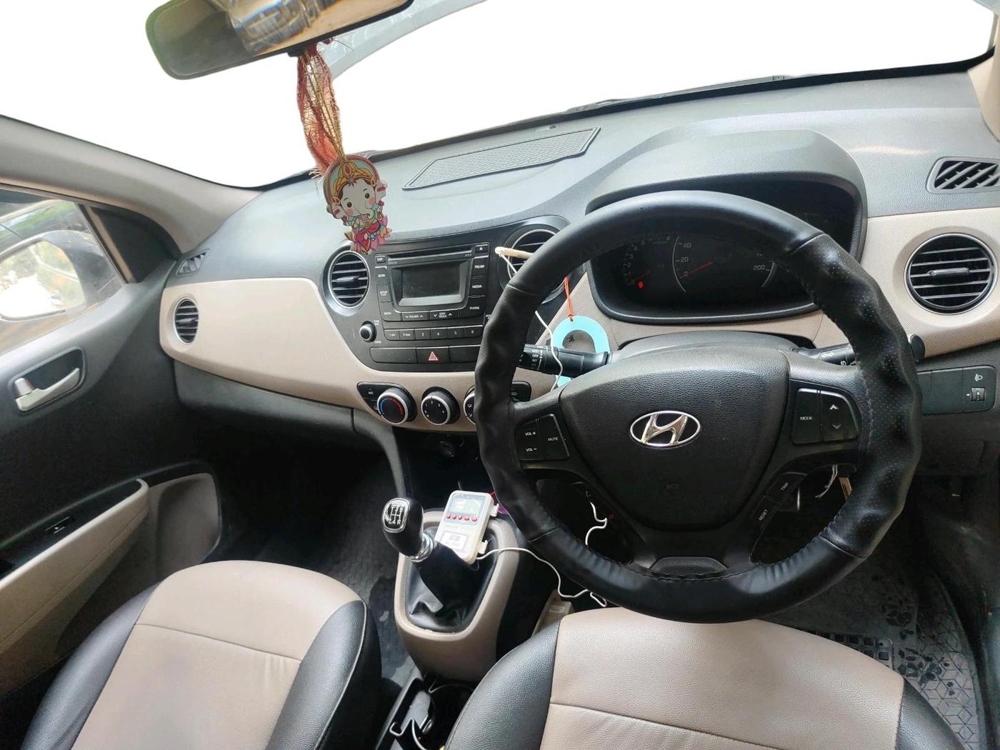 2015 Hyundai Grand i10 SPORTZ 1.2 KAPPA VTVT, Petrol, Manual, 64,651 km, interior