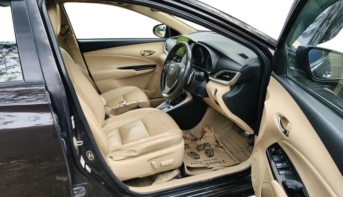 2018 Toyota YARIS VX CVT, Petrol, Automatic, 1,18,443 km, interior