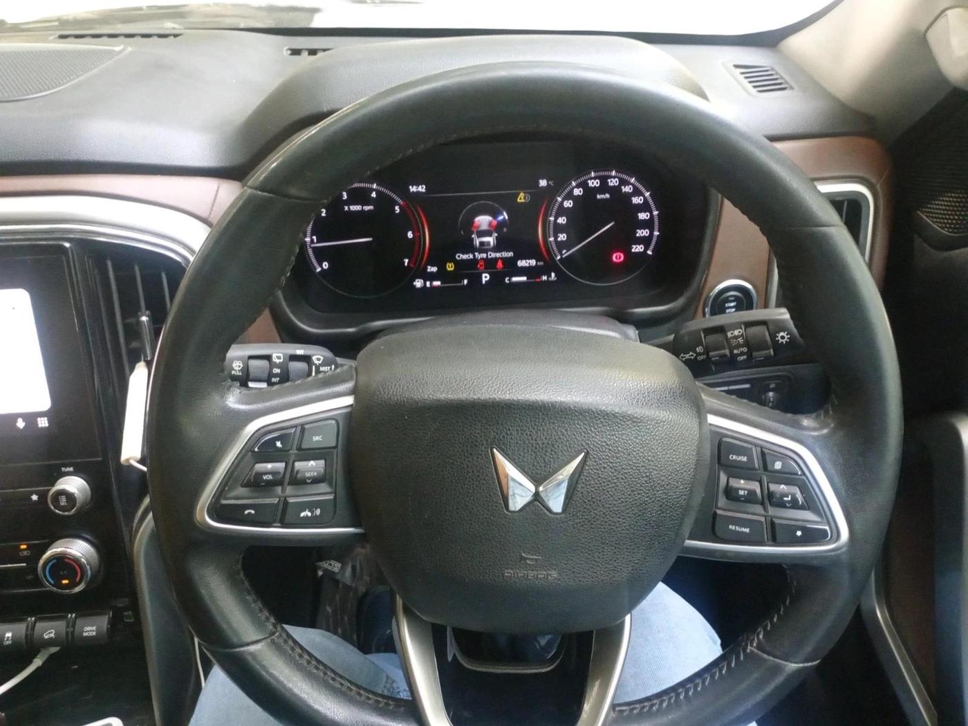 2023 Mahindra SCORPIO-N Z8 L DIESEL AT 2WD 6 STR, Diesel, Automatic, 68,219 km, interior