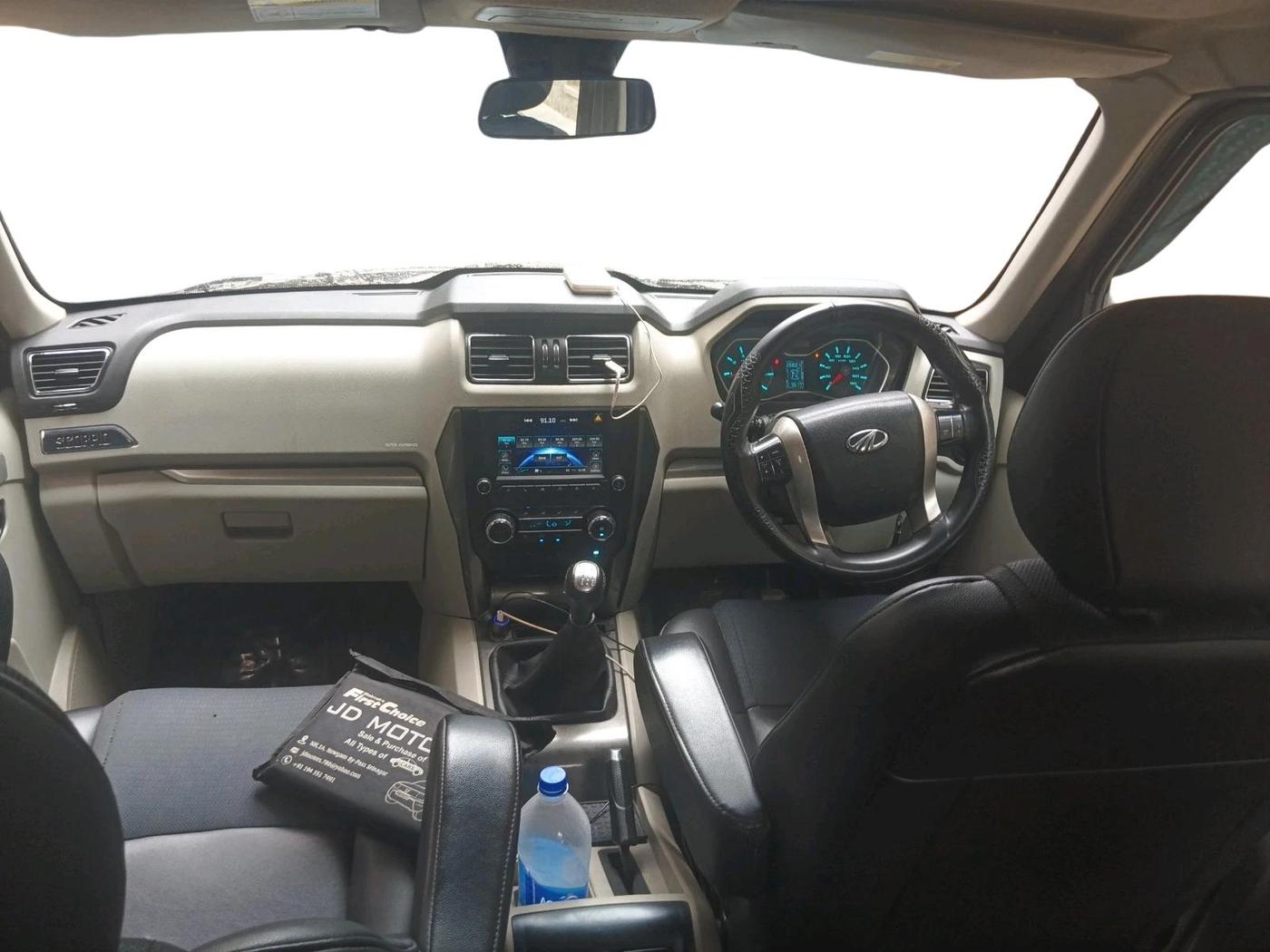 2020 Mahindra Scorpio S11 2WD, Diesel, Manual, 96,178 km, interior