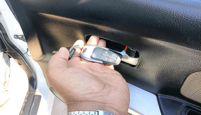 2013 Maruti Wagon R 1.0 LXI CNG, CNG, Manual, 1,17,950 km, interior