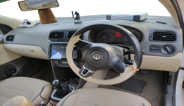 2011 Volkswagen Vento HIGHLINE 1.6 MPI, Petrol, Manual, 78,962 km, interior