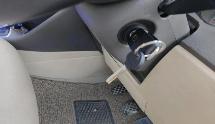 2011 Volkswagen Vento HIGHLINE 1.6 MPI, Petrol, Manual, 78,962 km, interior