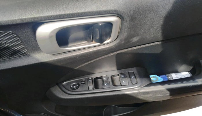 2021 Hyundai VENUE S 1.2, Petrol, Manual, 91,776 km, interior