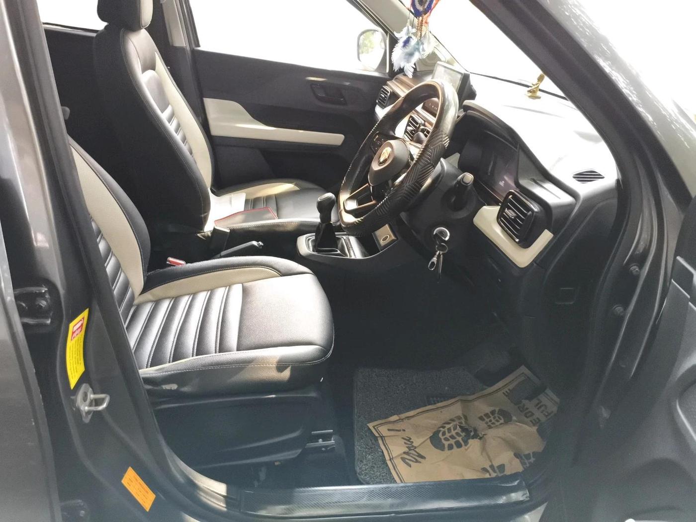 2024 Tata PUNCH PURE MT CNG, CNG, Manual, 31,222 km, interior