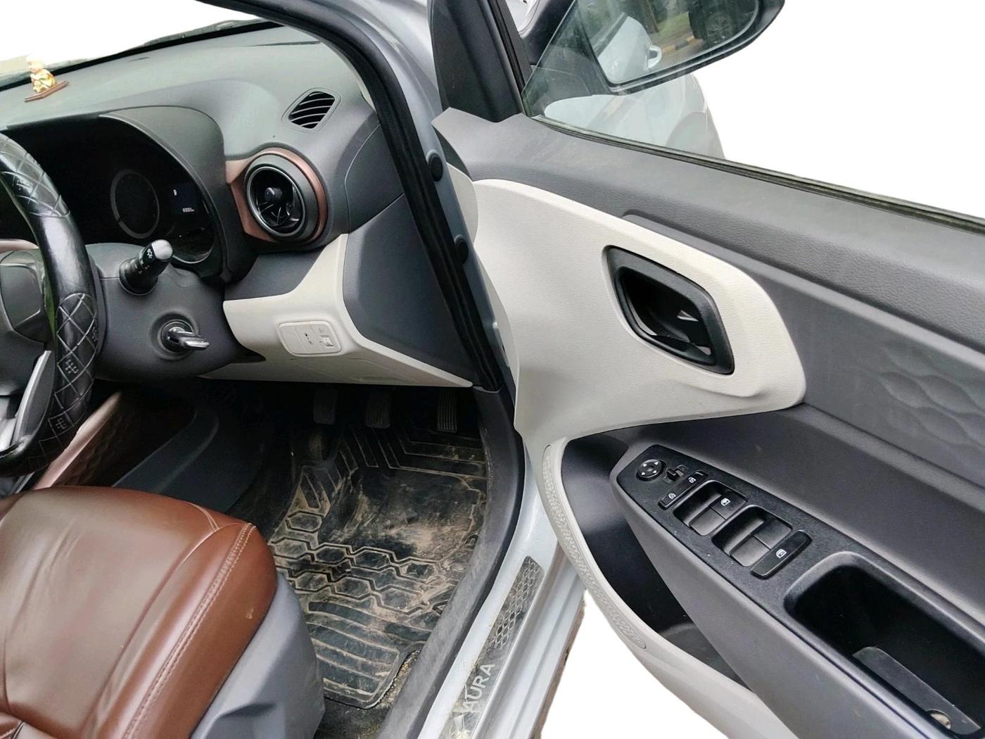 2021 Hyundai AURA S 1.2 CNG, CNG, Manual, 83,067 km, interior