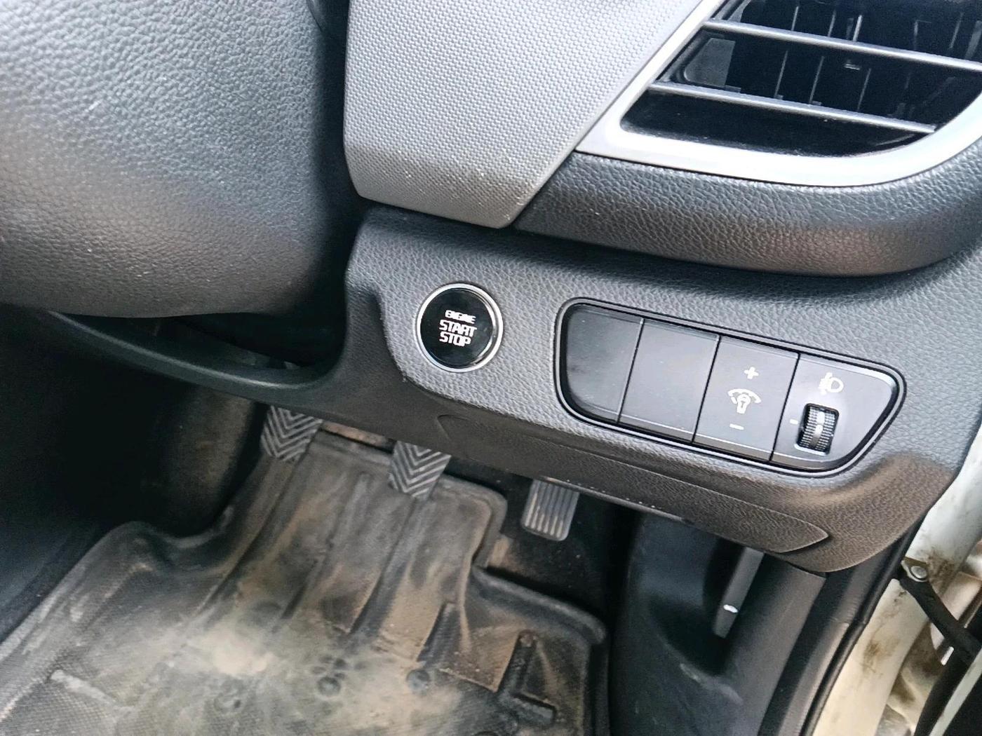 2020 KIA SELTOS HTK PLUS 1.5, Petrol, Manual, 77,853 km, interior