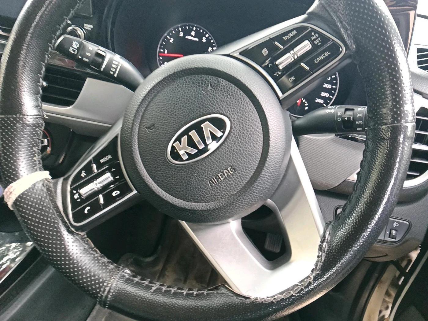 2020 KIA SELTOS HTK PLUS 1.5, Petrol, Manual, 77,853 km, interior