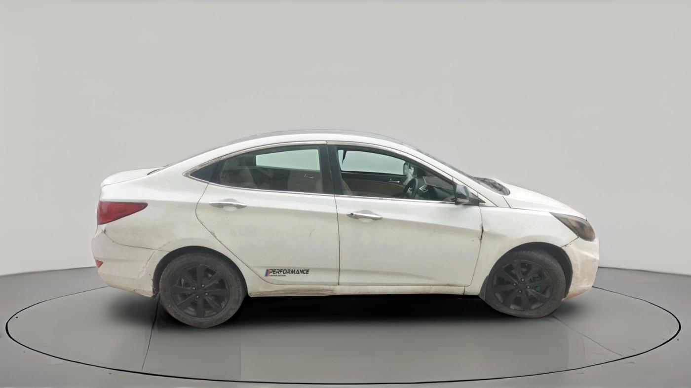 2012 Hyundai Verna FLUIDIC 1.6 VTVT SX, Petrol, Manual, 64,365 km, exterior