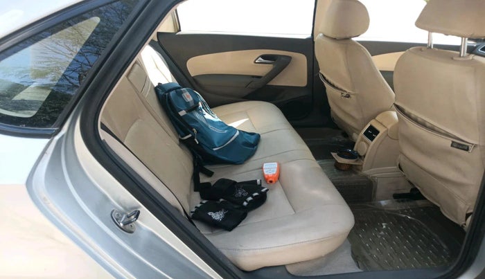 2011 Volkswagen Vento HIGHLINE 1.6 MPI, Petrol, Manual, 1,02,278 km, interior