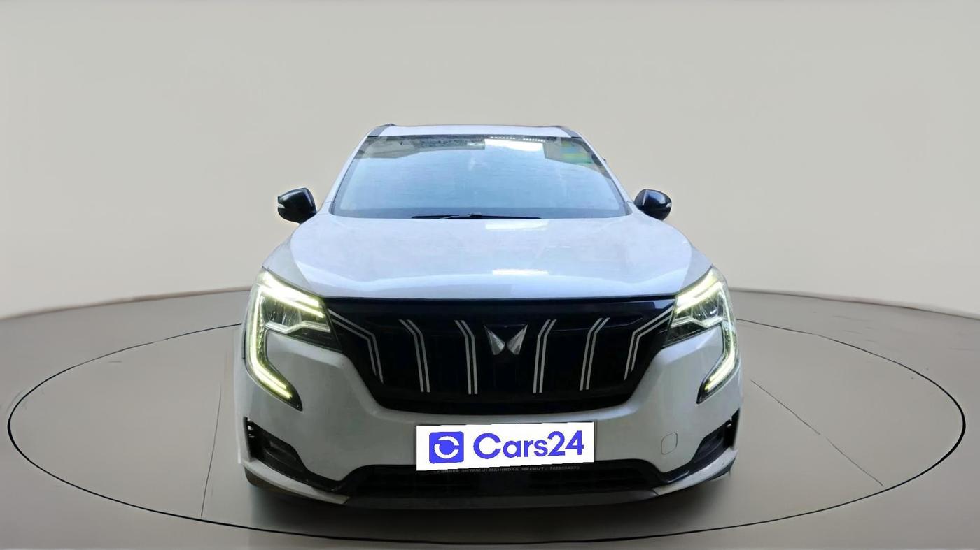 2022 Mahindra XUV700 AX 5 P MT 5 STR, Petrol, Manual, 81,747 km, exterior