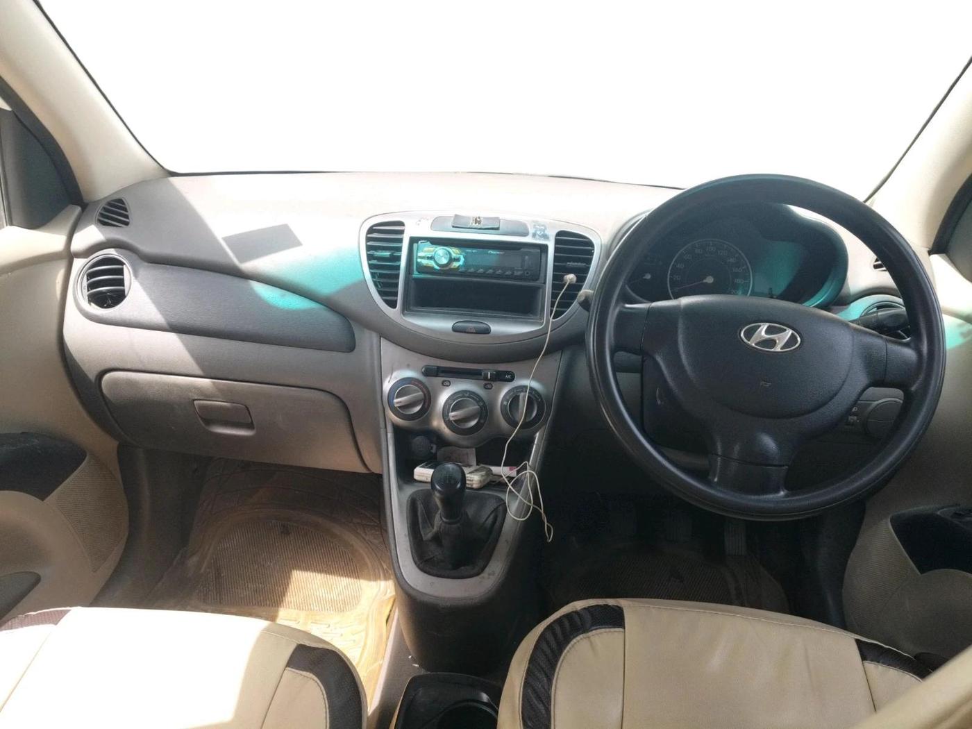 2011 Hyundai i10 MAGNA 1.2, Petrol, Manual, 1,49,327 km, interior