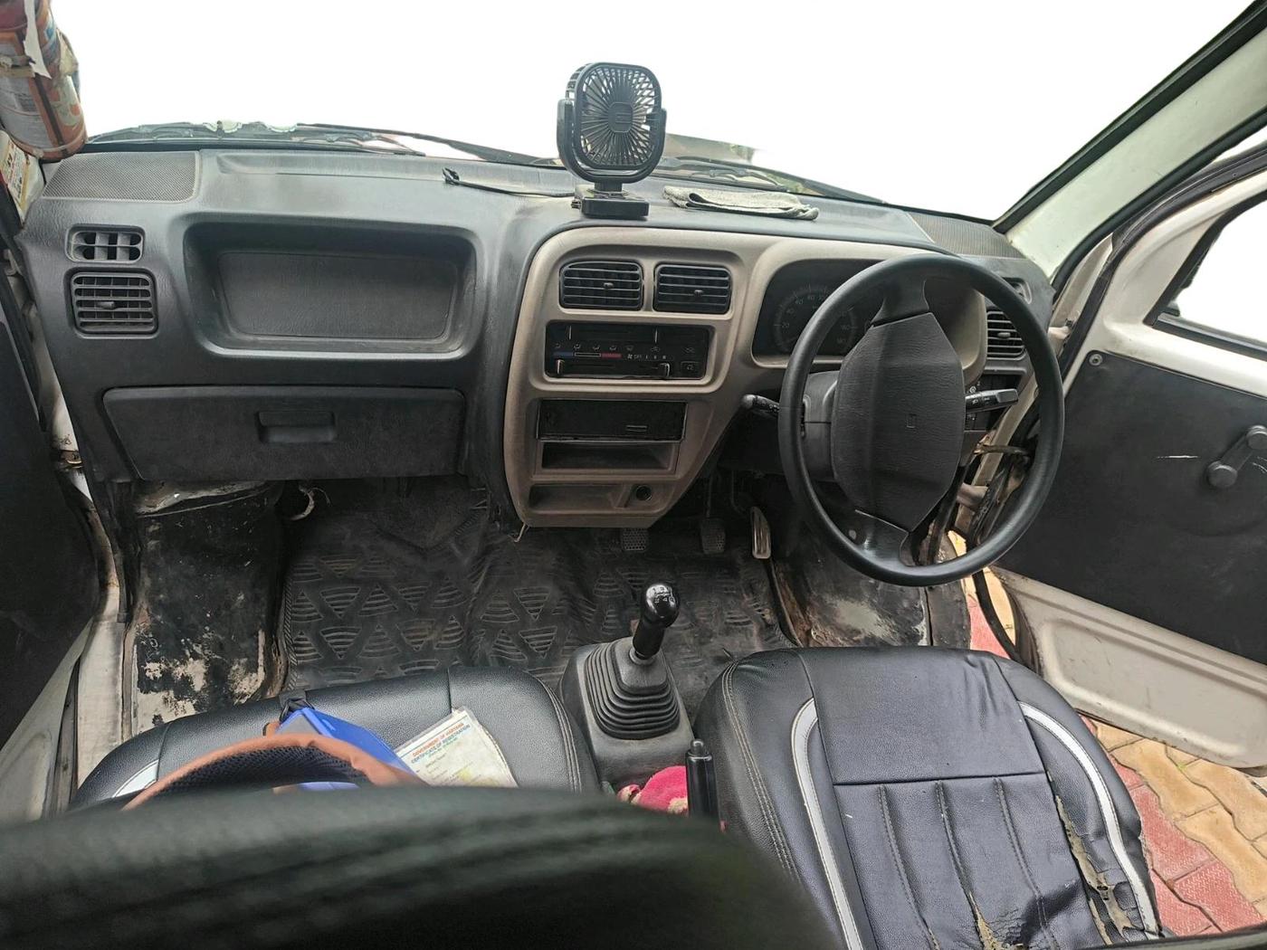 2016 Maruti Eeco 5 STR, Petrol, Manual, 1,01,559 km, interior