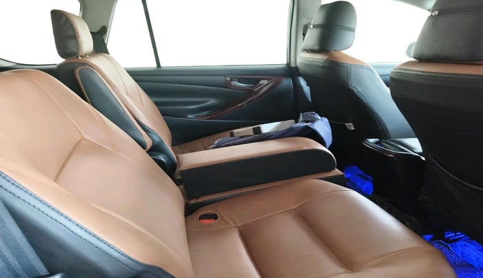 2017 Toyota Innova Crysta 2.8 GX AT 7 STR, Diesel, Automatic, 1,28,739 km, interior