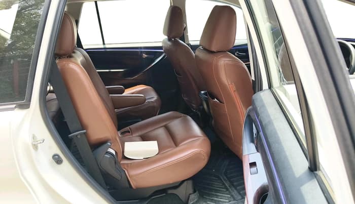 2024 Toyota Innova Crysta GX Plus 7 STR , Diesel, Manual, 27,181 km, interior