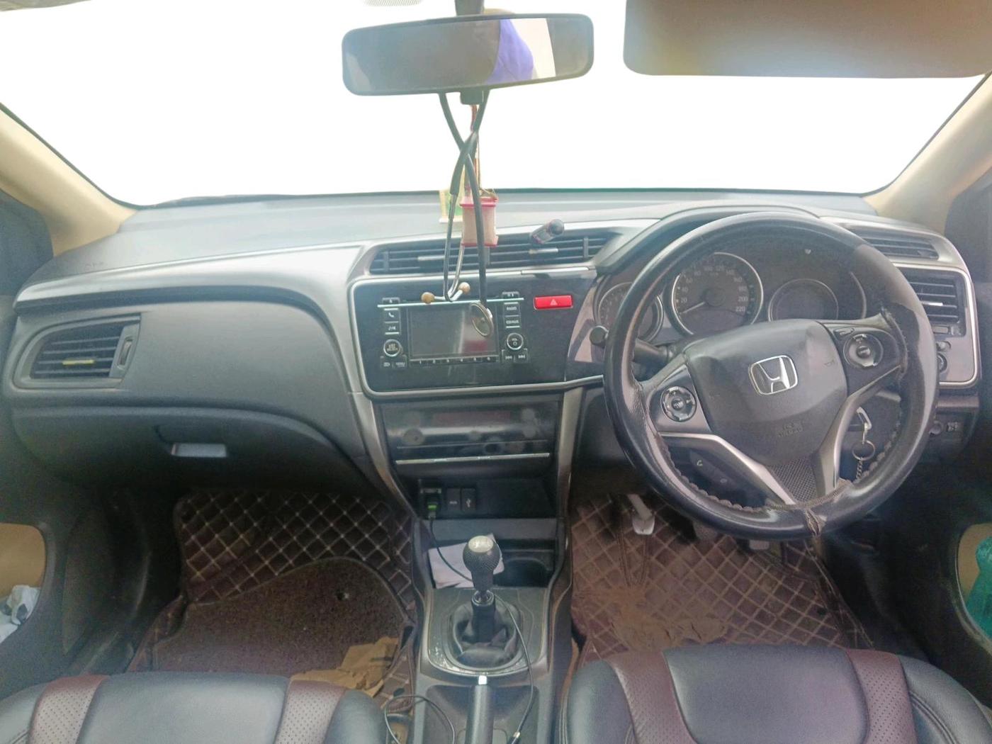 2014 Honda City 1.5L I-VTEC V MT, CNG, Manual, 1,54,826 km, interior