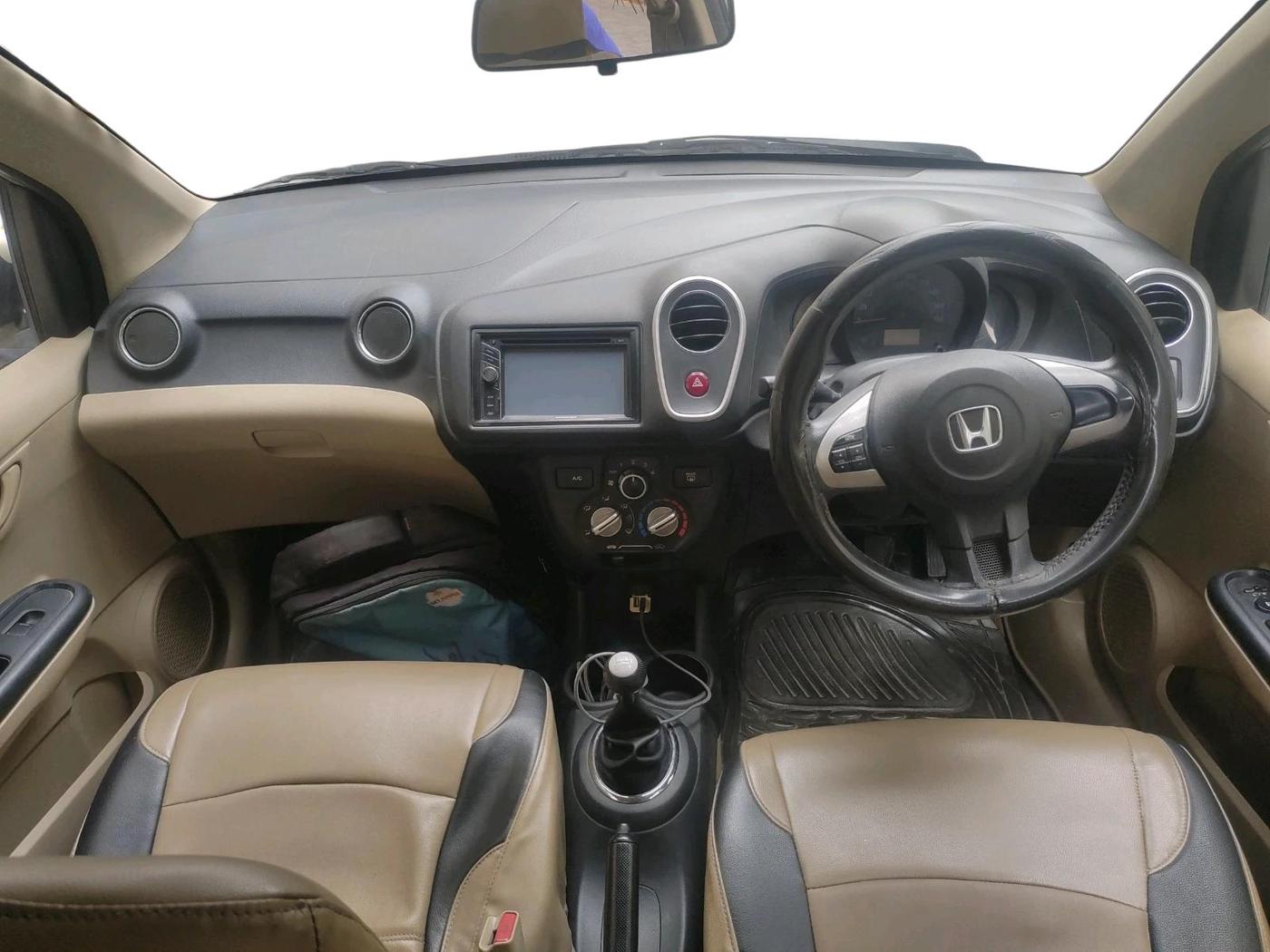 2015 Honda Mobilio 1.5L I-VTEC S, Petrol, Manual, 90,586 km, interior