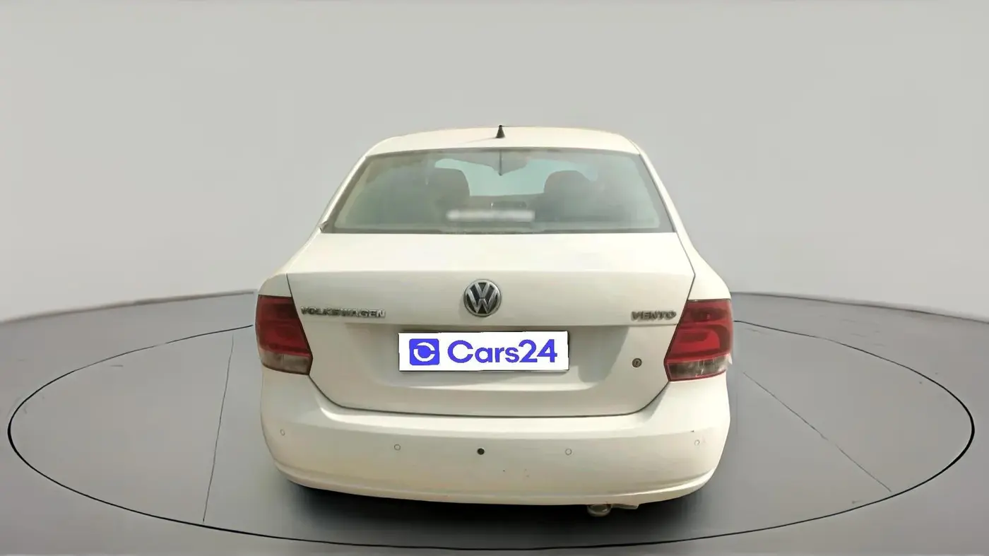 2012 Volkswagen Vento TRENDLINE 1.6, Petrol, Manual, 1,22,272 km, exterior
