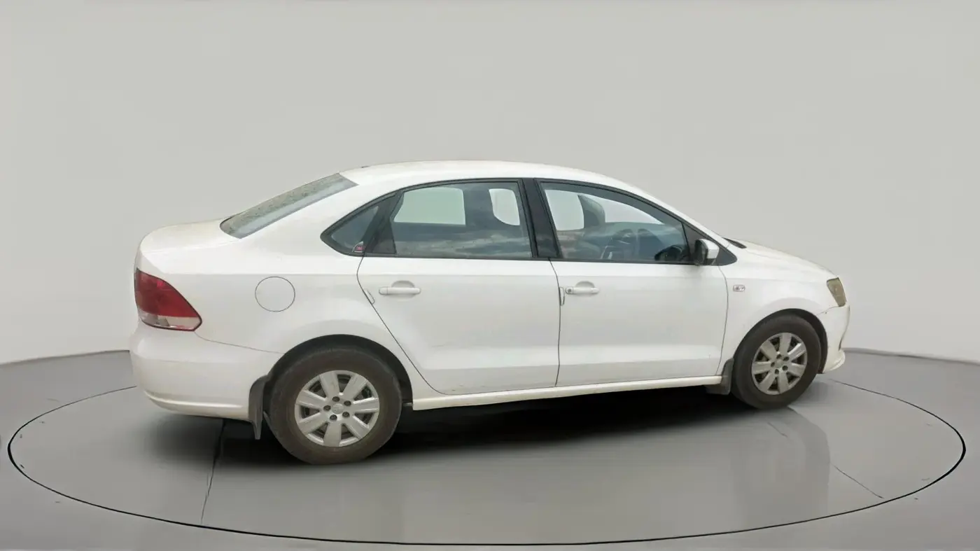 2012 Volkswagen Vento TRENDLINE 1.6, Petrol, Manual, 1,22,272 km, exterior