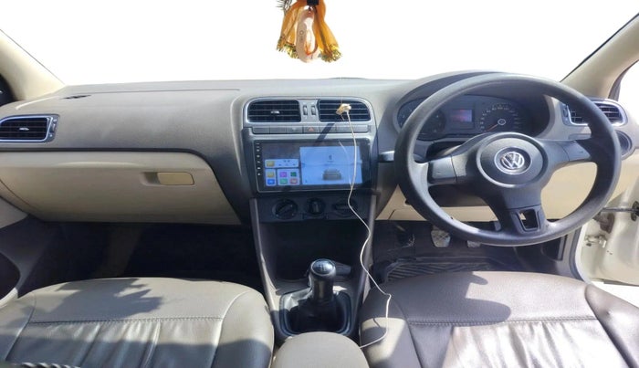 2012 Volkswagen Vento TRENDLINE 1.6, Petrol, Manual, 1,22,272 km, interior