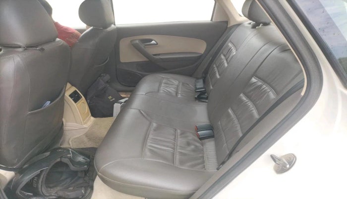 2012 Volkswagen Vento TRENDLINE 1.6, Petrol, Manual, 1,22,272 km, interior