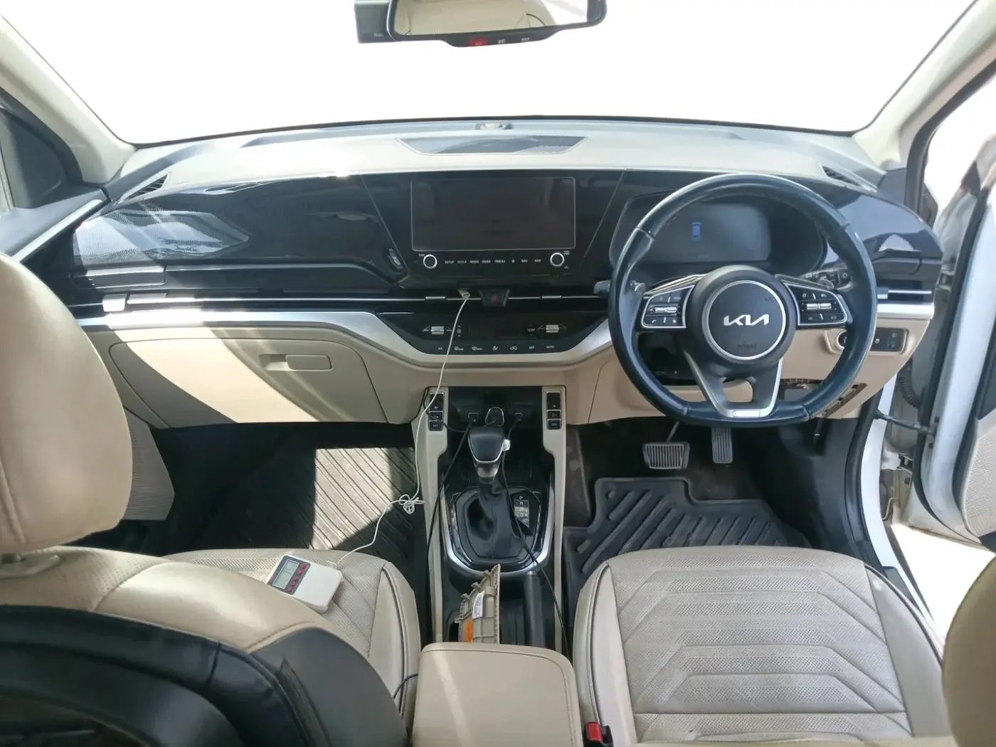 2022 KIA CARENS LUXURY PLUS 1.5 DIESEL AT 6 STR, Diesel, Automatic, 96,708 km, interior