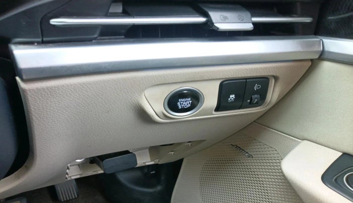 2022 KIA CARENS LUXURY PLUS 1.5 DIESEL AT 6 STR, Diesel, Automatic, 96,708 km, interior