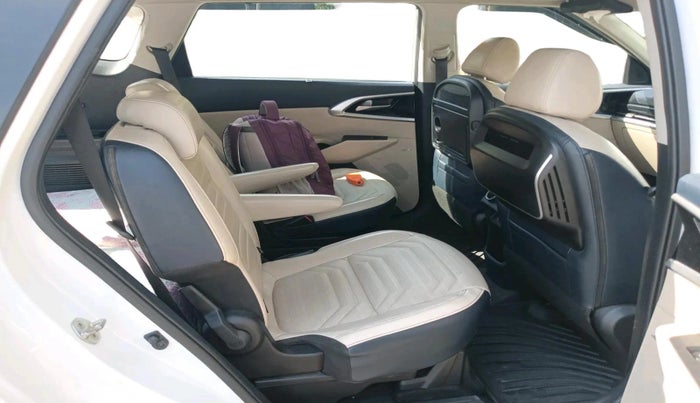 2022 KIA CARENS LUXURY PLUS 1.5 DIESEL AT 6 STR, Diesel, Automatic, 96,708 km, interior