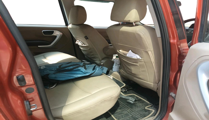 2016 Mahindra TUV300 T8, Diesel, Manual, 1,12,611 km, interior