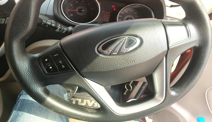 2016 Mahindra TUV300 T8, Diesel, Manual, 1,12,611 km, interior