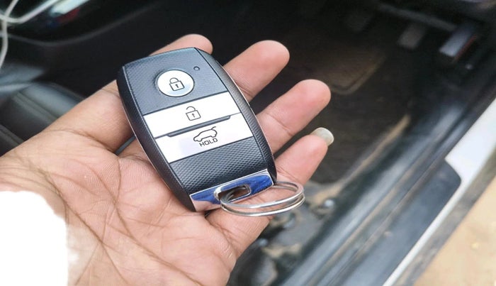 2020 KIA SELTOS HTK PLUS 1.5, Petrol, Manual, 43,433 km, interior