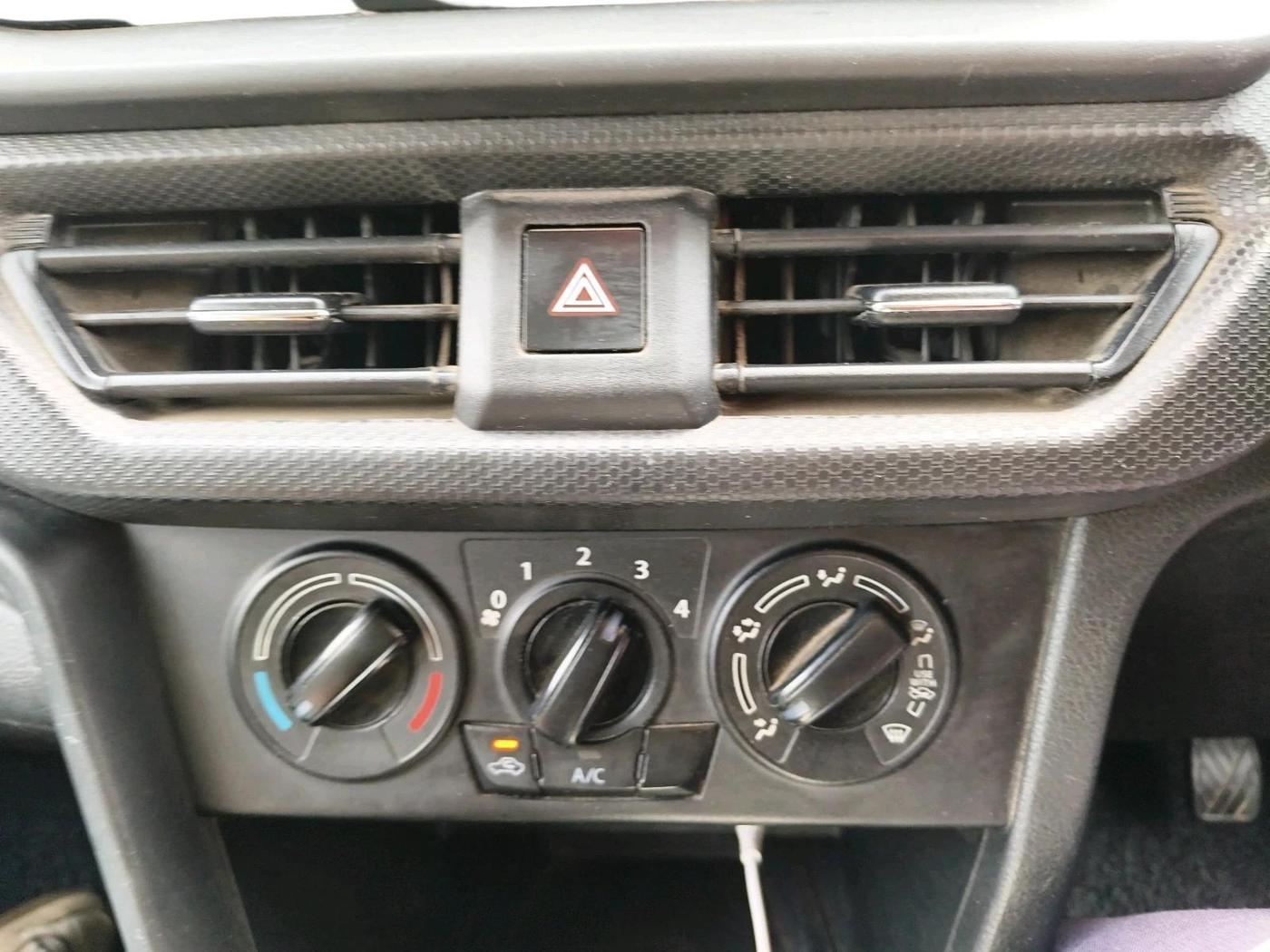 2024 Maruti BREZZA LXI, Petrol, Manual, 60,911 km, interior