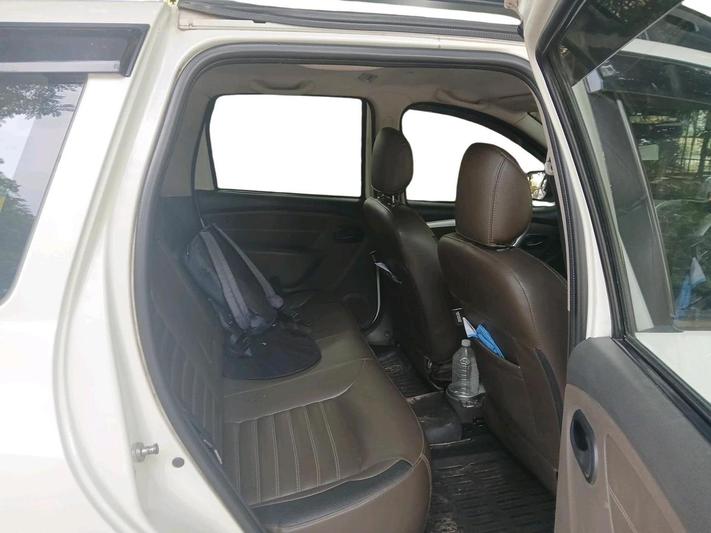 2016 Renault Duster 110 PS RXL 4X2 AMT, Diesel, Automatic, 1,00,091 km, interior