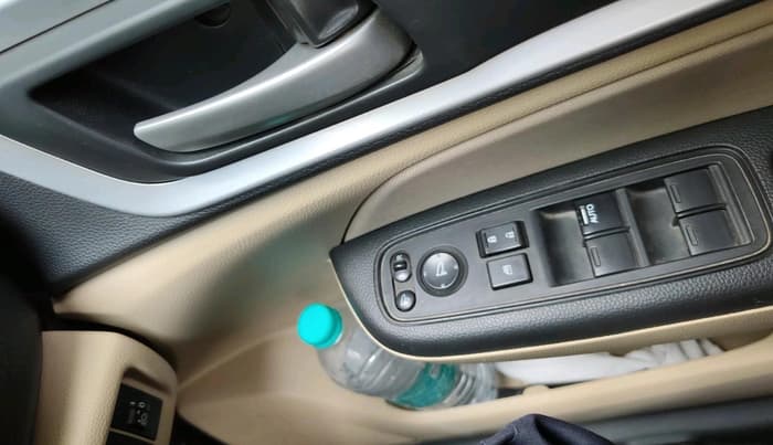 2022 Honda Amaze 1.2L I-VTEC S, Petrol, Manual, 42,140 km, interior
