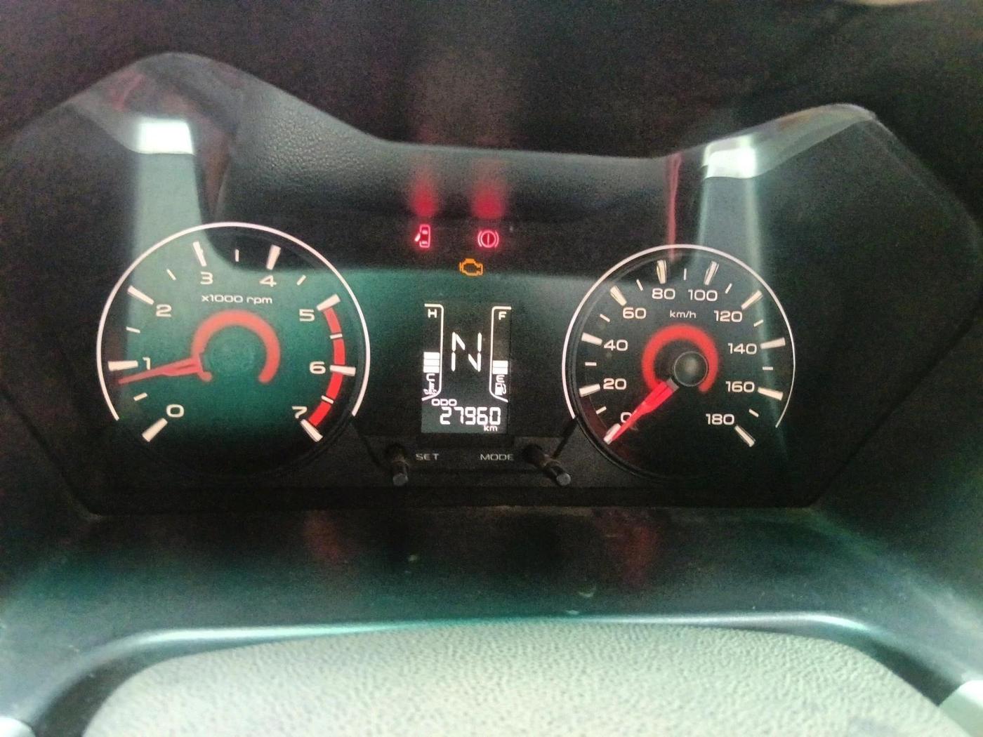 2016 Mahindra Kuv100 K8 5 STR, Petrol, Manual, 27,960 km, interior