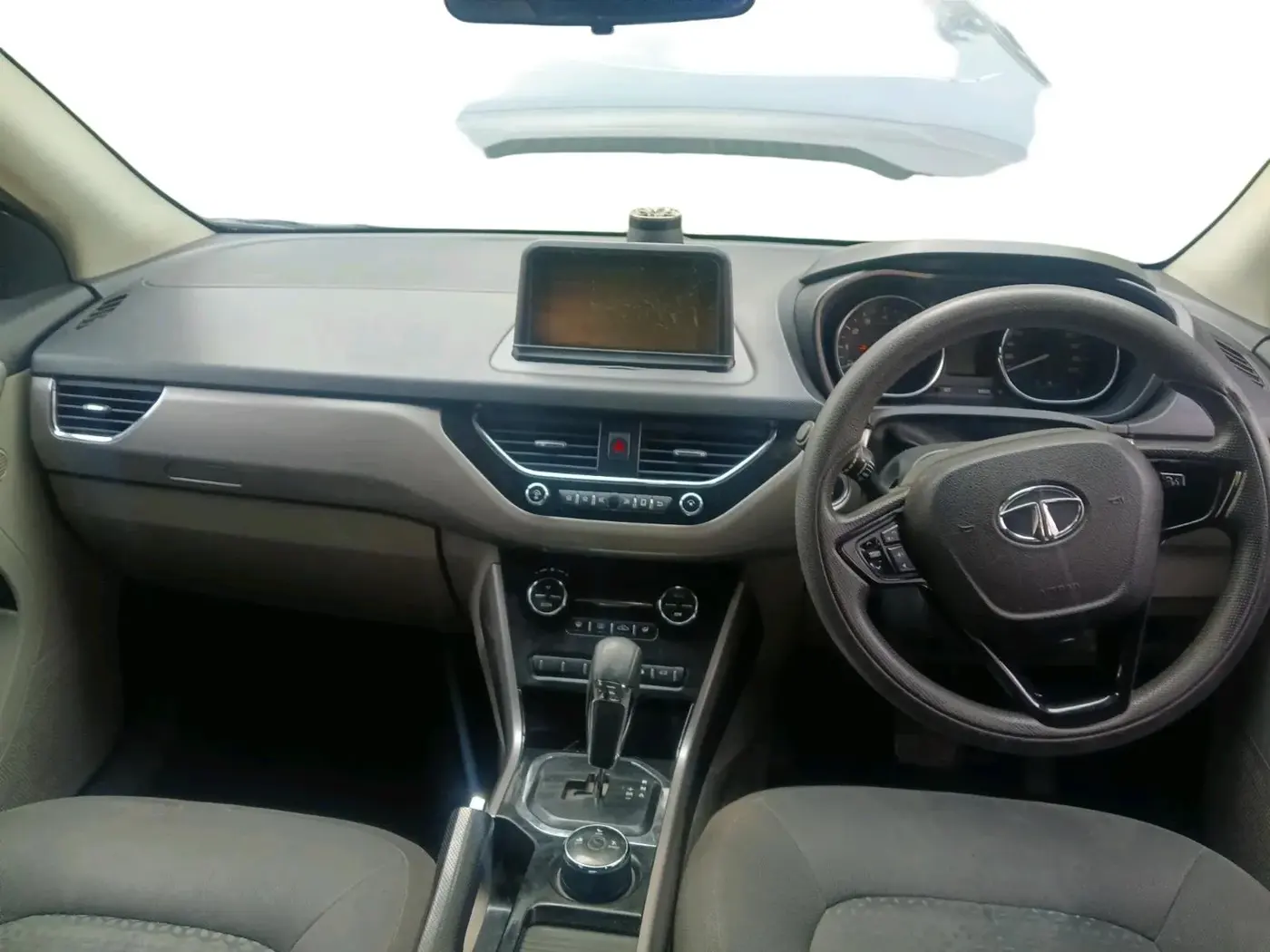 2018 Tata NEXON XZA PLUS DIESEL, Diesel, Automatic, 1,64,934 km, interior