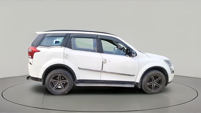 2018 Mahindra XUV500 W7, Diesel, Manual, 82,057 km, exterior