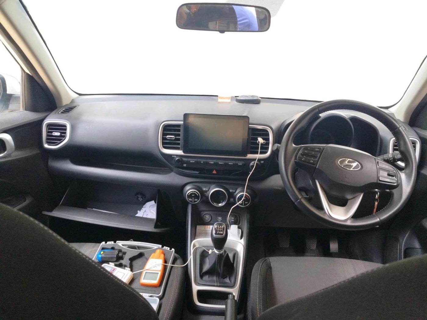 2021 Hyundai VENUE SX 1.0 TURBO, Petrol, Manual, 66,812 km, interior