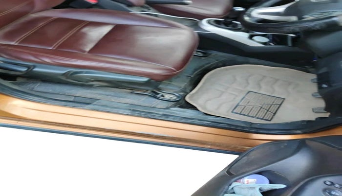 2017 Honda WR-V 1.5L I-DTEC VX MT, Diesel, Manual, 1,70,195 km, interior