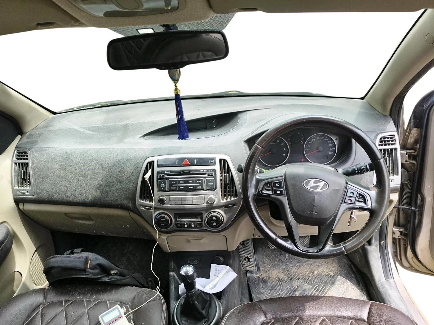 2013 Hyundai i20 SPORTZ 1.2, Petrol, Manual, 81,898 km, interior