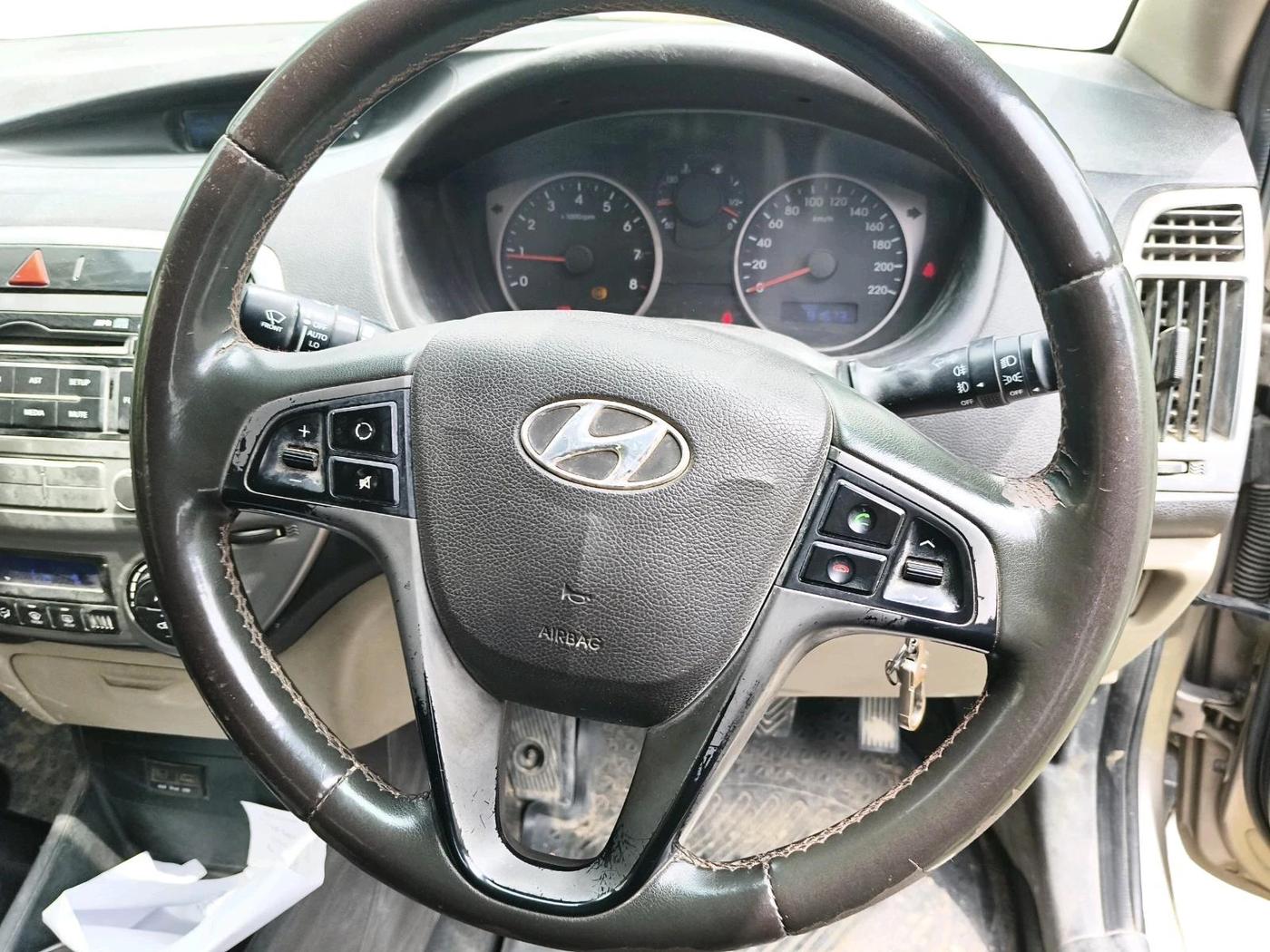 2013 Hyundai i20 SPORTZ 1.2, Petrol, Manual, 81,898 km, interior