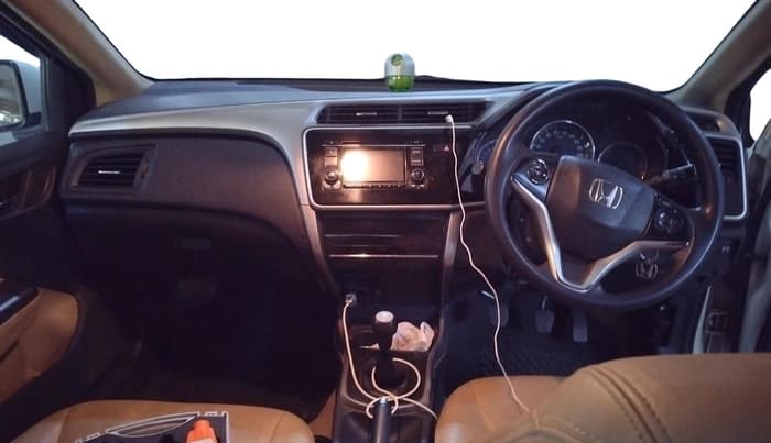 2016 Honda City 1.5L I-VTEC V MT, Petrol, Manual, 1,34,670 km, interior
