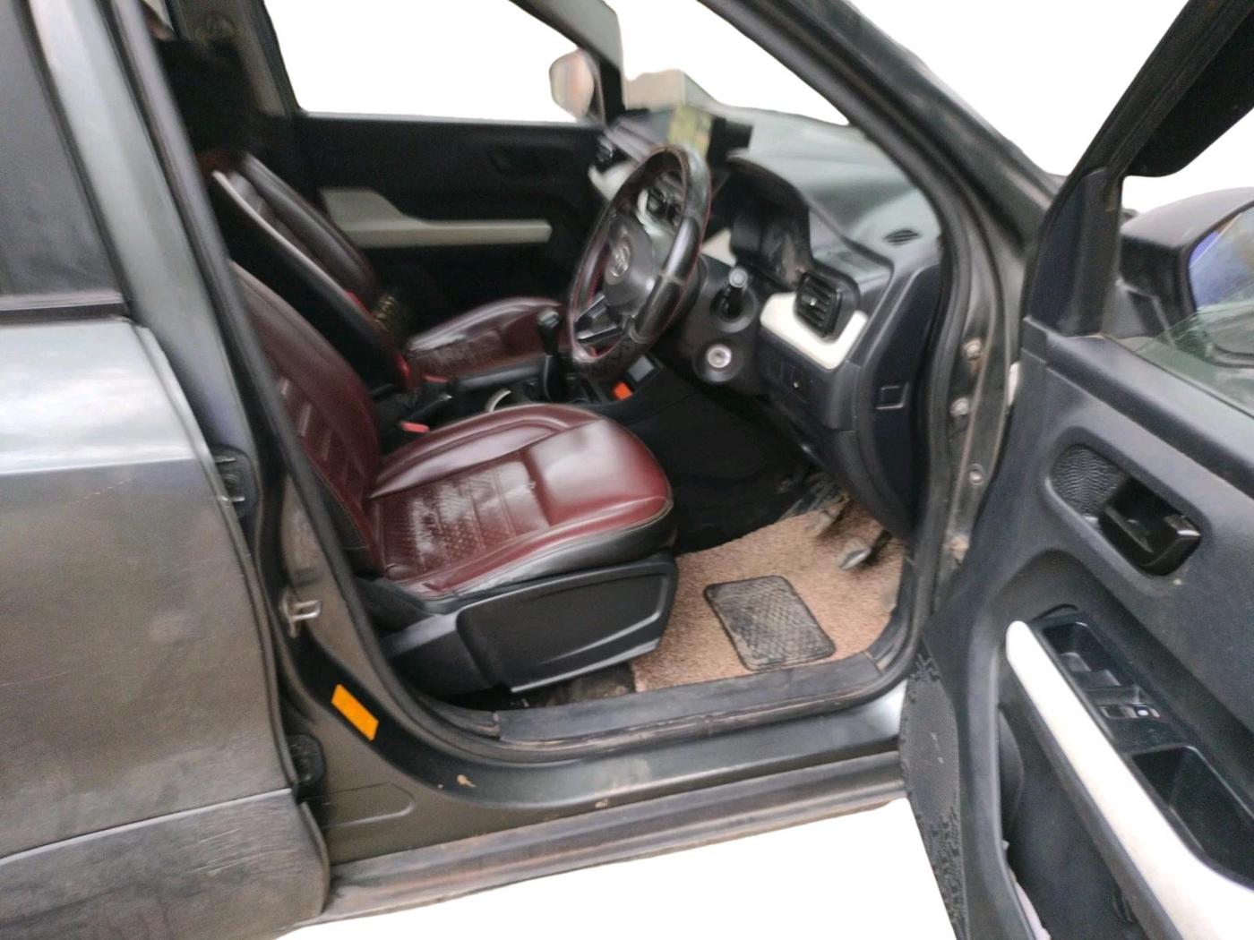 2022 Tata PUNCH PURE MT, Petrol, Manual, 99,199 km, interior