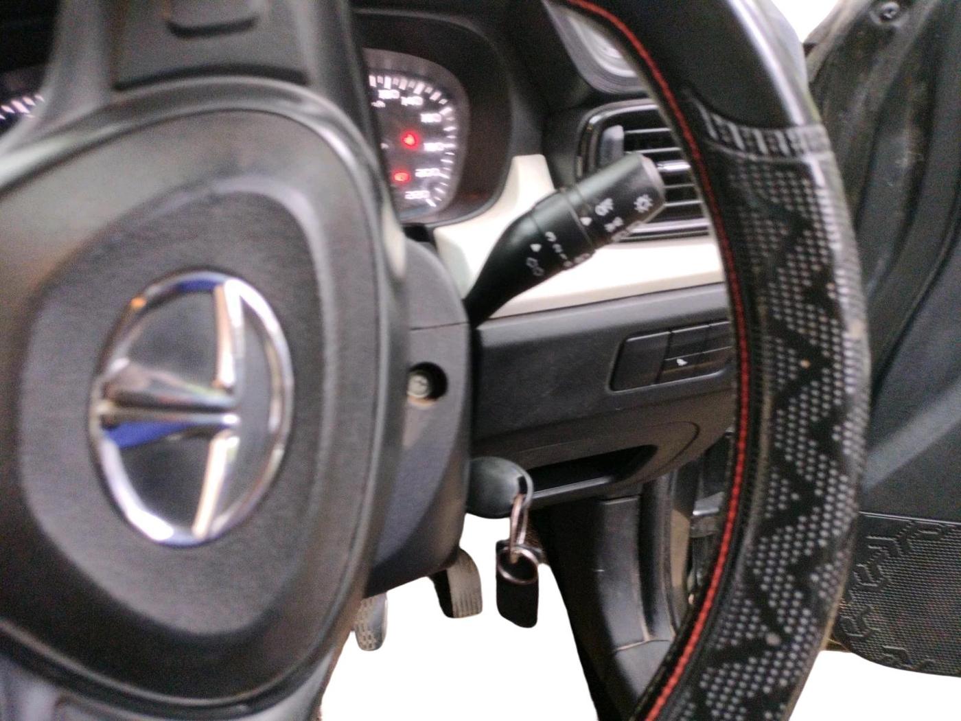 2022 Tata PUNCH PURE MT, Petrol, Manual, 99,199 km, interior