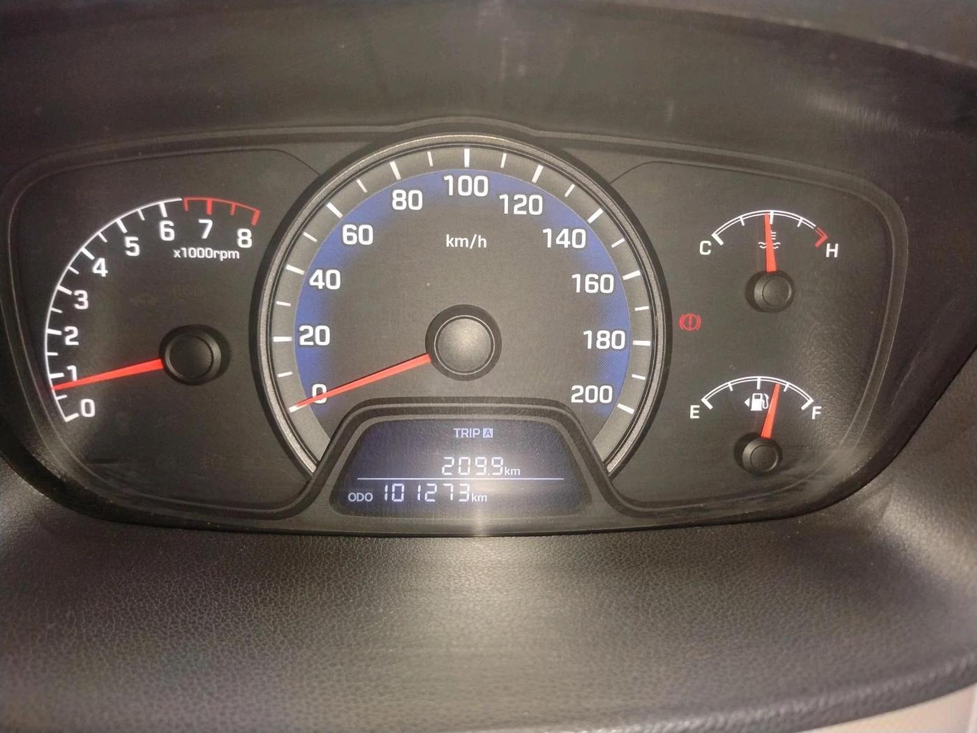 2014 Hyundai Xcent S 1.2, Petrol, Manual, 1,01,274 km, interior