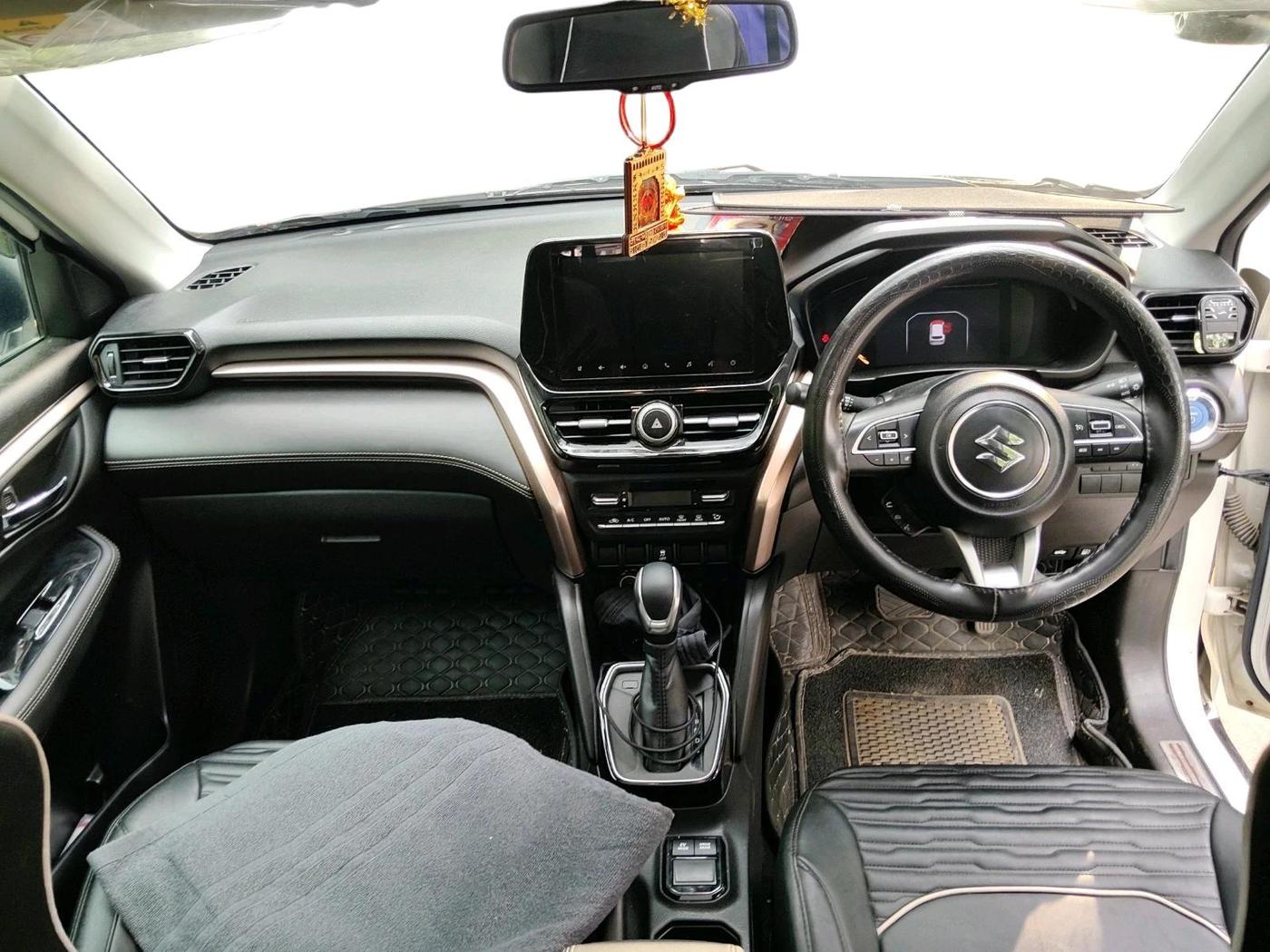 2024 Maruti Grand Vitara ZETA PLUS  HYBRID ECVT, Hybrid, Automatic, 19,695 km, interior